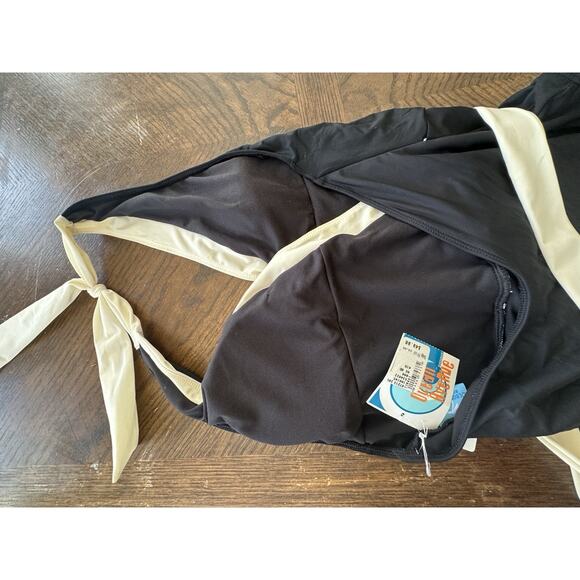 ocean avenue Swimsuit One Womens Sz 12 Black White Pattern Slimming Cream Belt - Picture 6 of 6